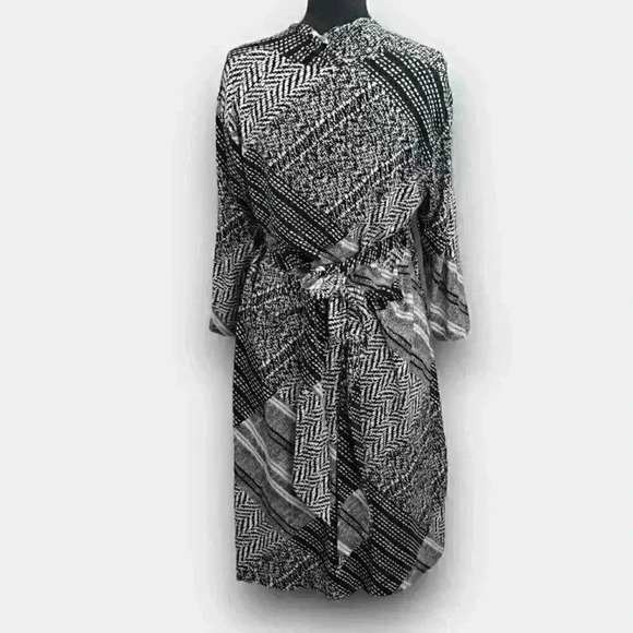 Jockey Person to Person ladies‎ dress size LARGE black/white v-neck - Picture 3 of 8